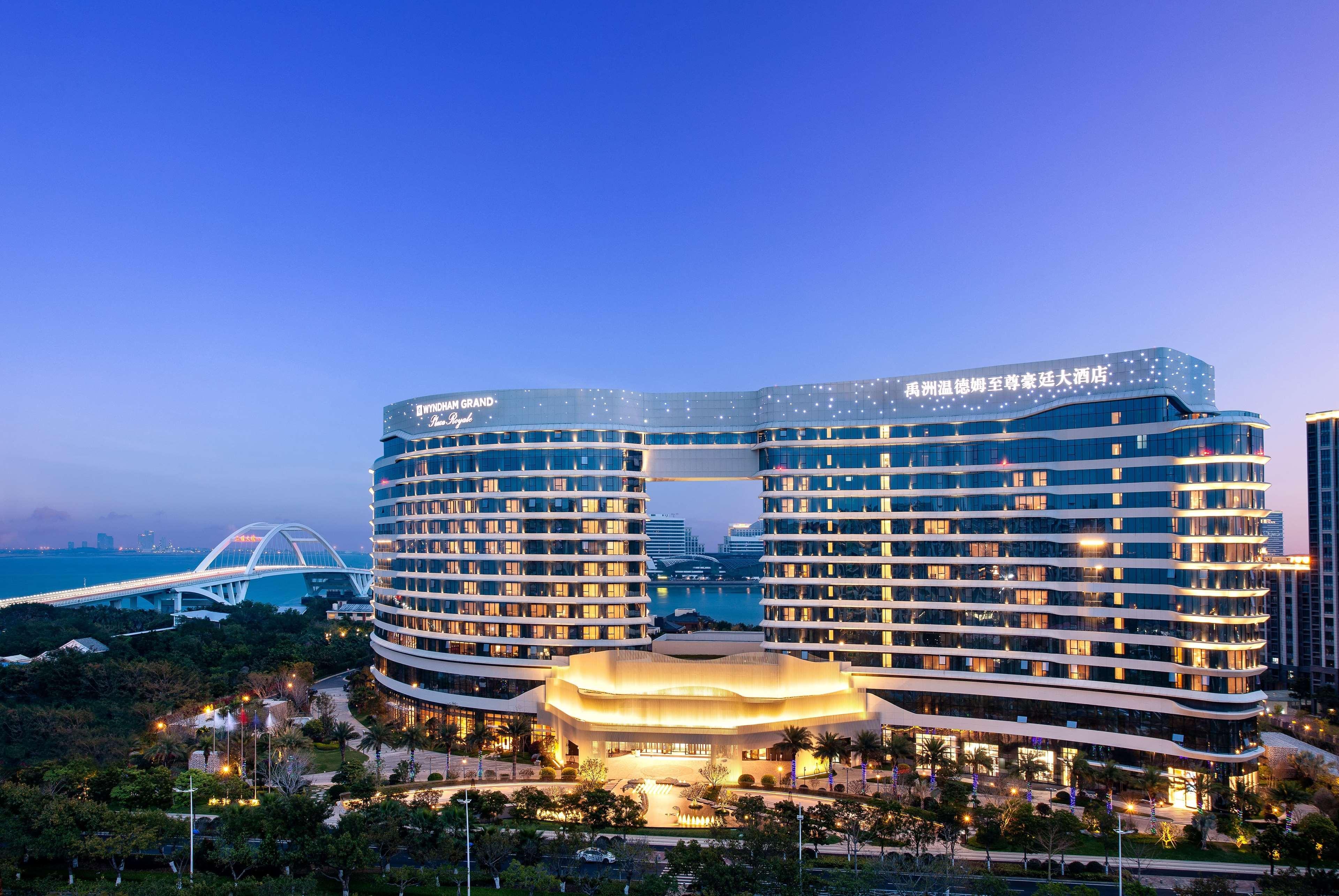 Hotel Wyndham Grand Plaza Royale Yuzhou Xiamen Wuyuan Bay Extérieur photo