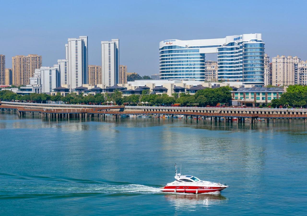 Hotel Wyndham Grand Plaza Royale Yuzhou Xiamen Wuyuan Bay Extérieur photo