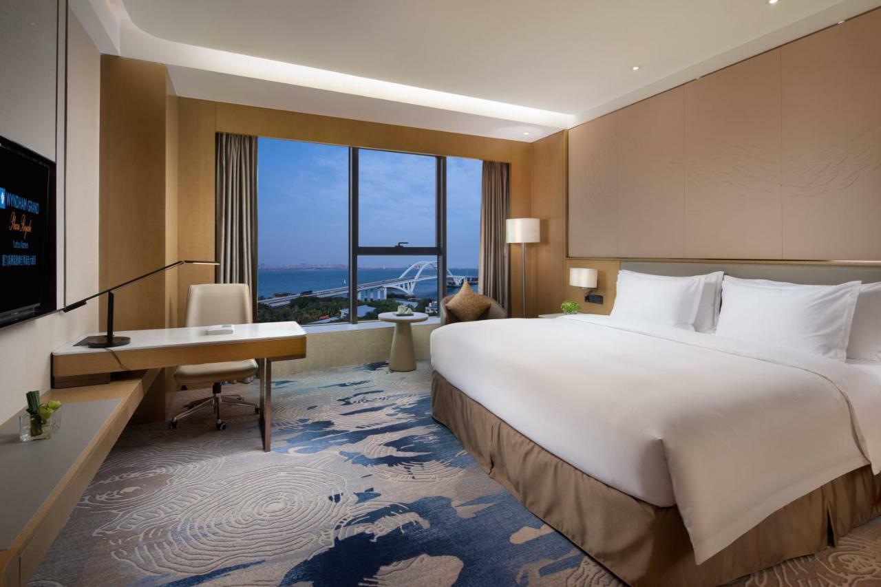 Hotel Wyndham Grand Plaza Royale Yuzhou Xiamen Wuyuan Bay Extérieur photo